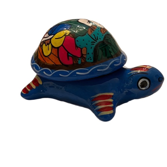Mexican folk art clay/pottery hand painted turtle trinket box  🐢 - Picture 3 of 6
